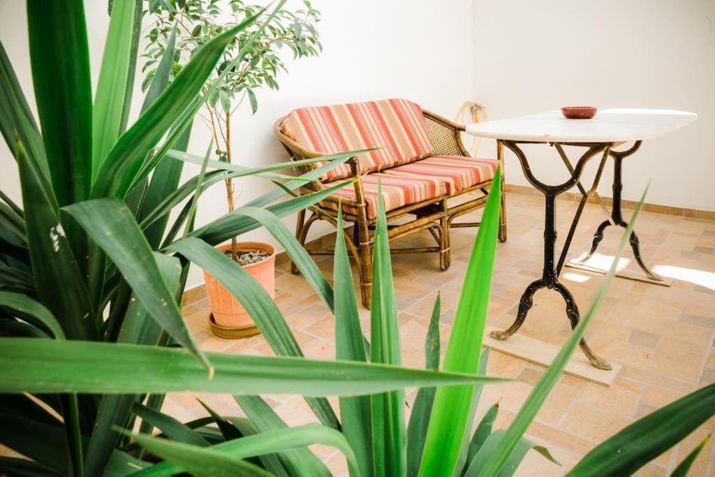 Renovated, Open And Functional Old City House Iraklion Buitenkant foto
